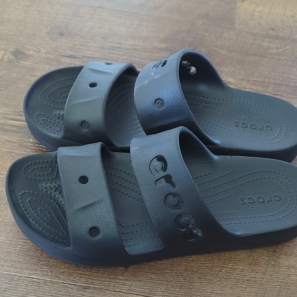 Crocs Iconic Comfort Slides in Black - Picture 4 of 8